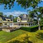 The Oaks Seaside Retreat - Available for Film or Crew