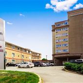 Best Western Plus Chocolate Lake Hotel